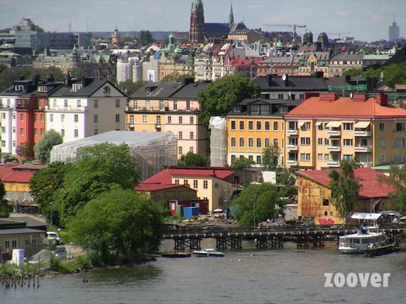 Stadsaanzicht-vanuit-de-haven